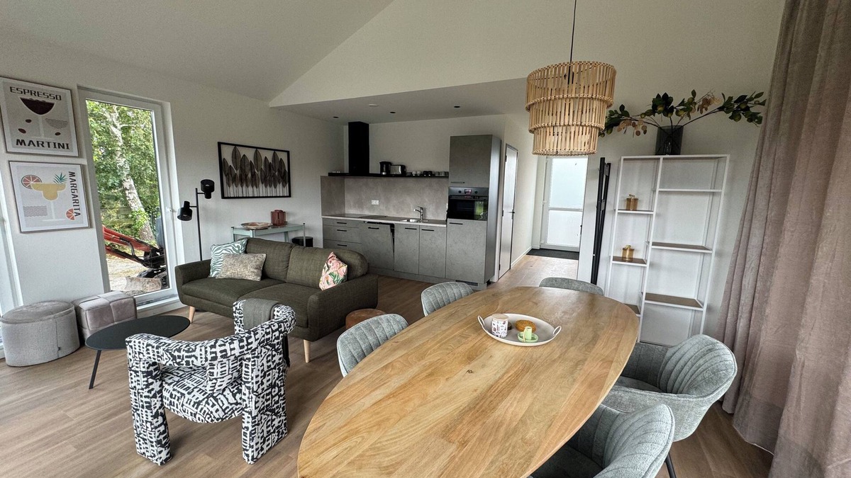 Anjum Ski Chalet | Stilvolles Ferienhaus am Wasser