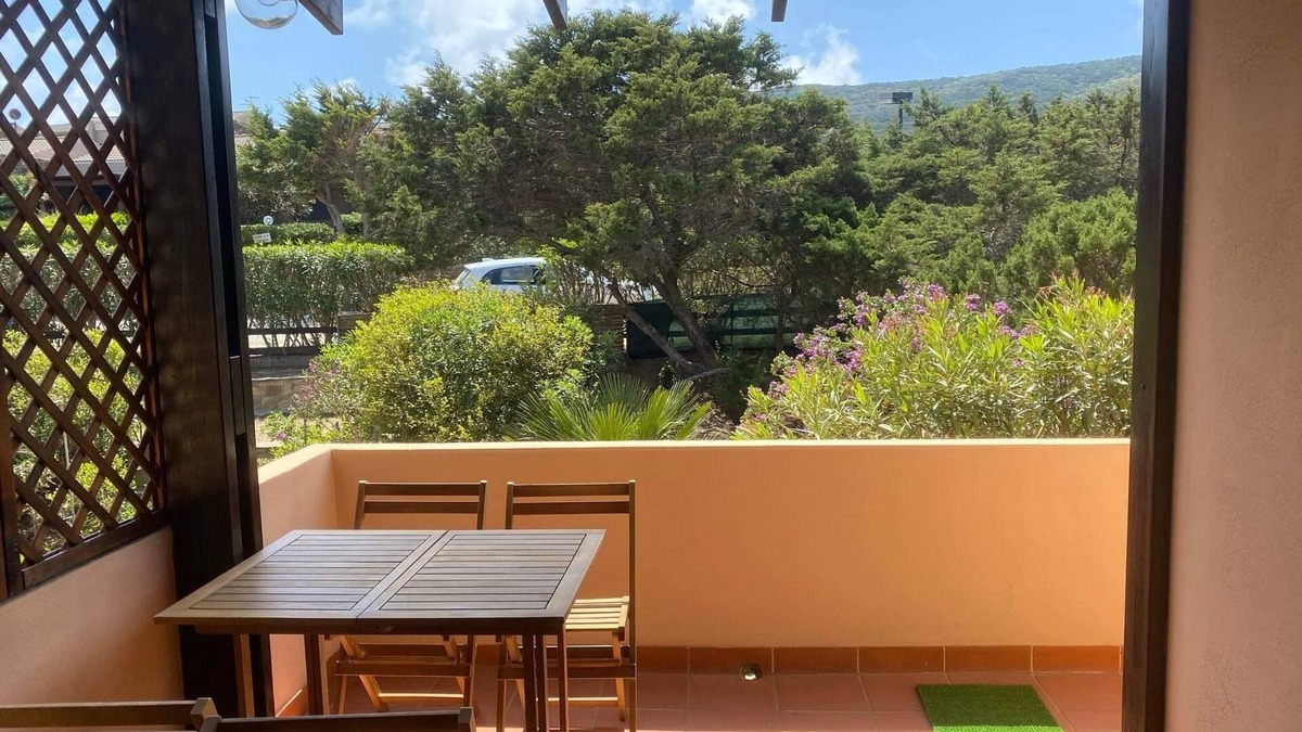 La Pelosa Apartment | Stintino: house with sea view, garden, Wi-Fi, air conditioning and mosquito nets