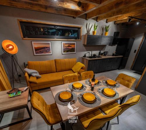 Ustrzyki Dolne Apartment | Stodoła Orłów - Domek z Jacuzzi na wyłączność