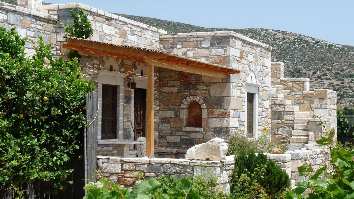 Naxos House | Stone-built houses Azalas, very quiet, directly by the beach, with fireplace