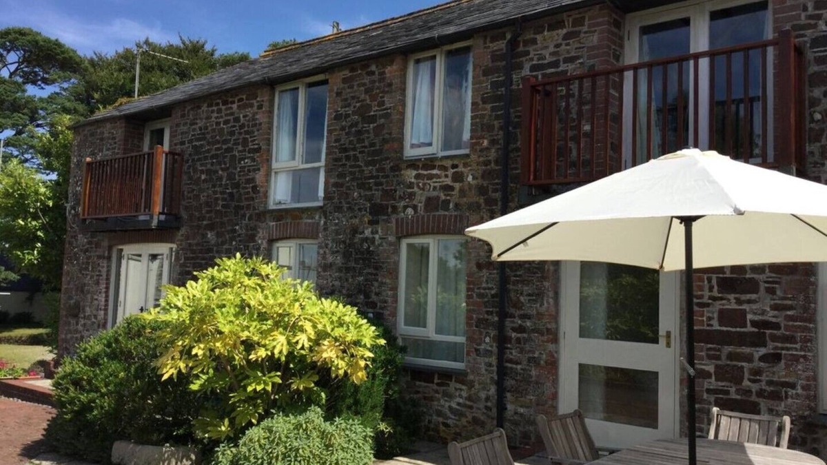 Week Saint Mary Cottage | Stone built barn conversion. Stable Cottage (Stewarts House)