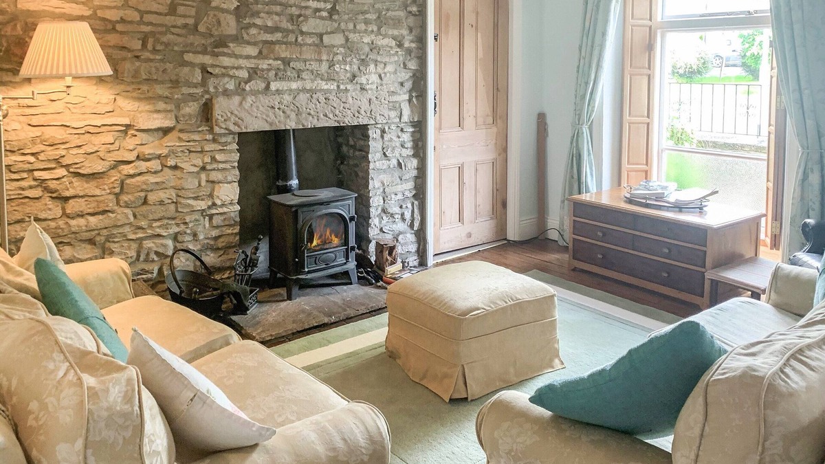 Catton Cottage | Stone-built double-fronted cottage positioned within the market place of Allendale.