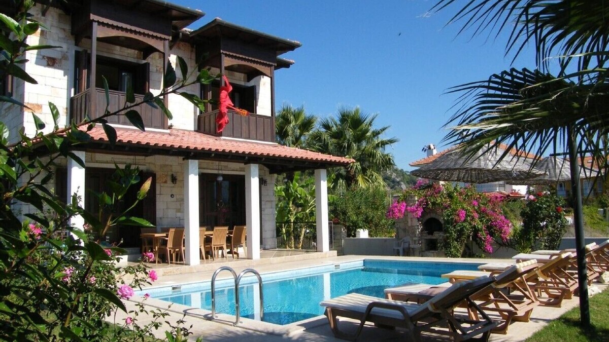 Dalyan Villa | Stone built villa with private pool in beautiful surroundings.