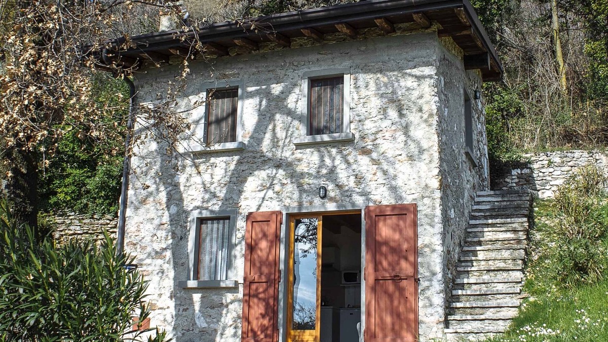 Toscolano Maderno Cottage | Stone cottage with amazing Lake Garda view away from it all