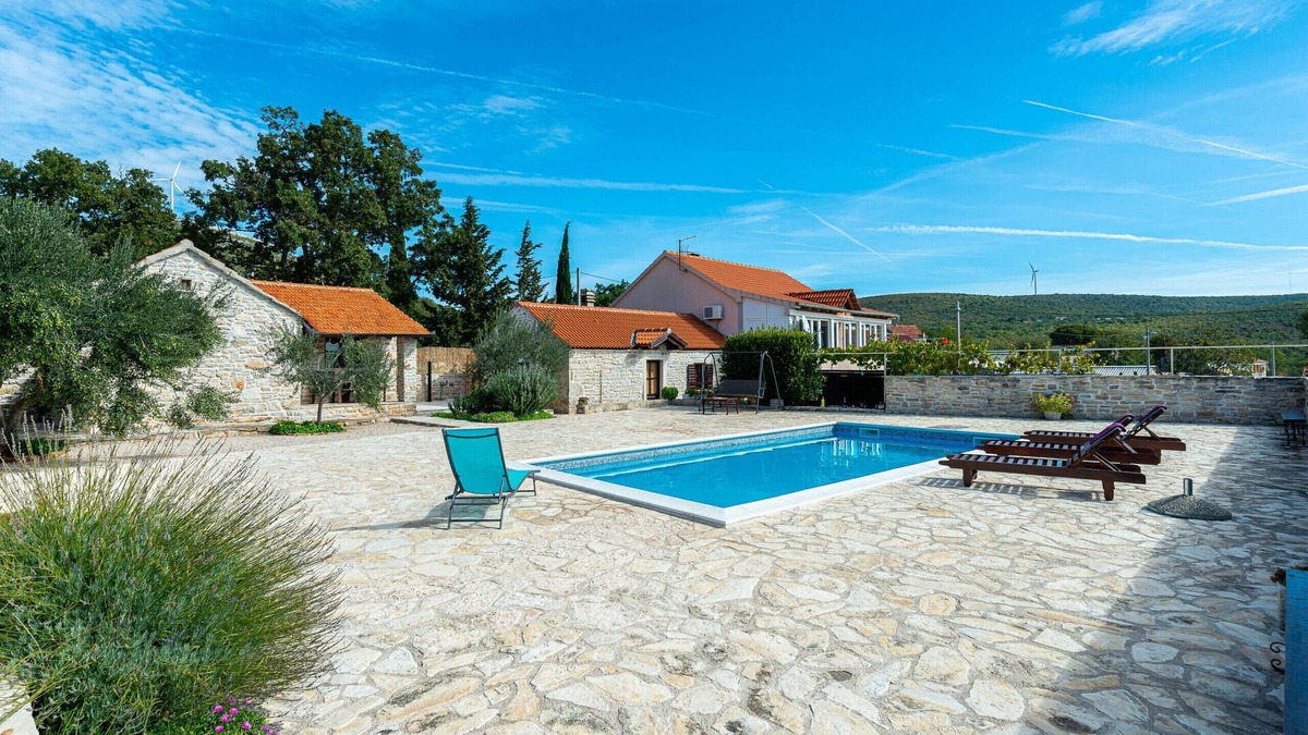 Benkovac Ski Chalet | Stone country House Irena with pool on a large property