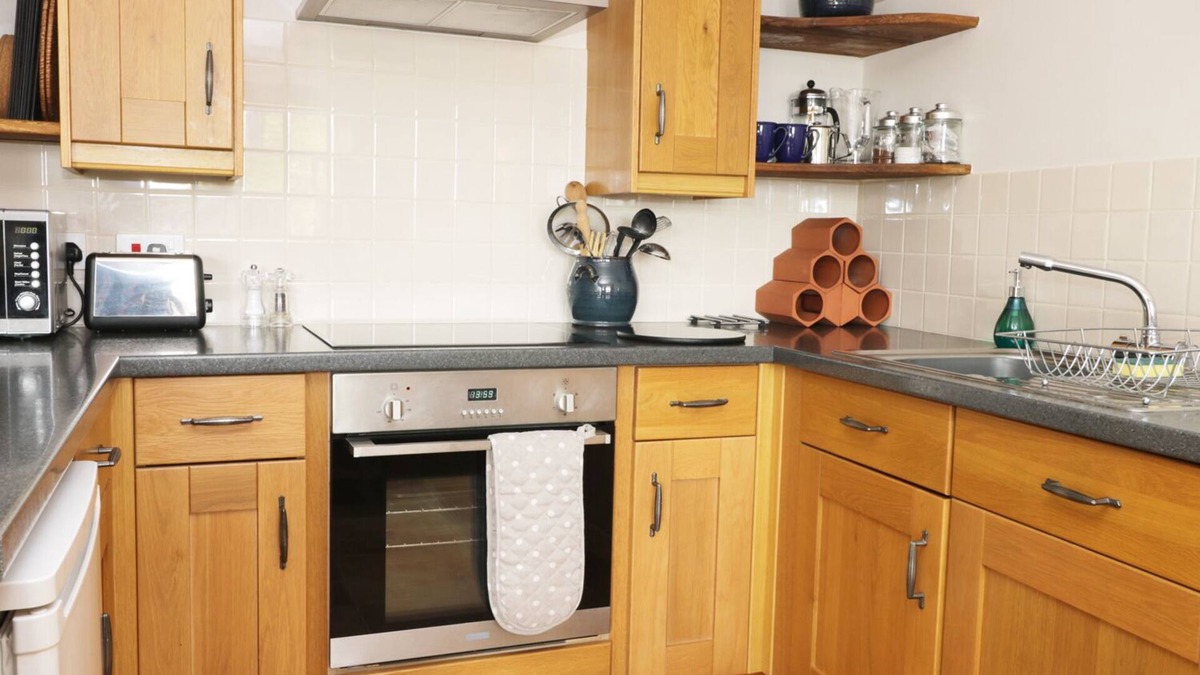 Spaunton Cottage | Stone Cross
