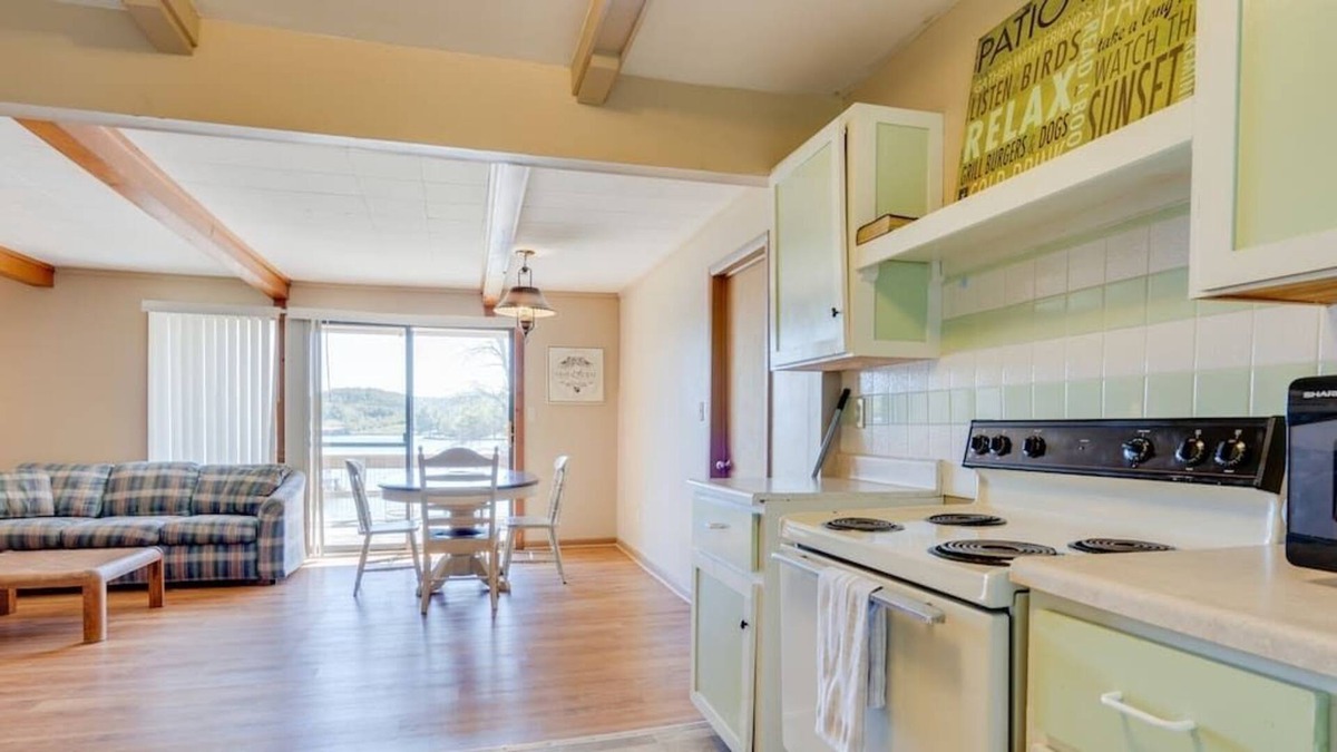 Camdenton Cottage | Stone House at BonAire Resort