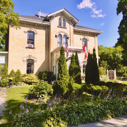 Stratford Hotel | Stone Maiden Inn
