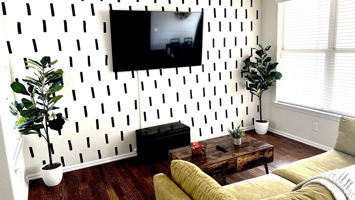 Far North Central Apartment | Stone Oak Area + Quiet + Private Garage + Free Wifi