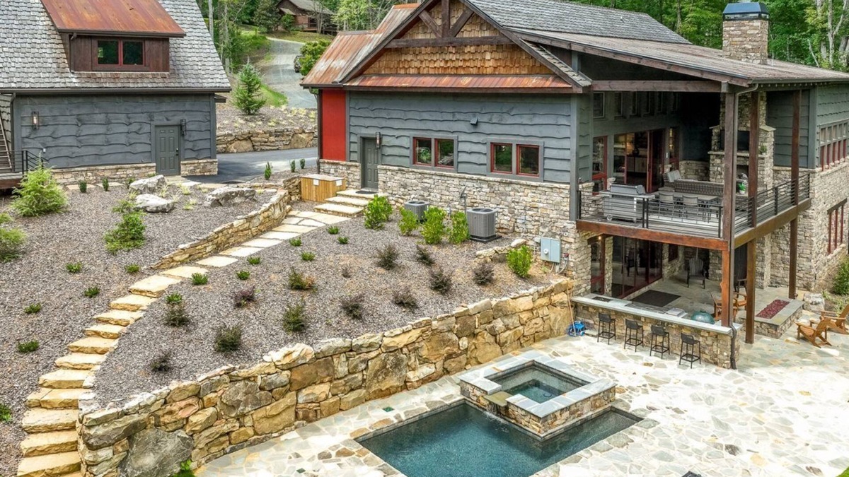 Cashes Valley Cabin | Stone Pool Lodge | Blue Ridge, GA