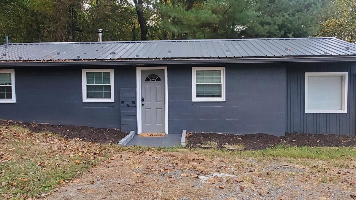 Confluence House | Stone's Throw Cabin moments away from the best of the Laurel Highlands!