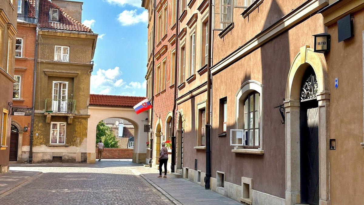 Old Town Apartment | Stone Steps Apartments