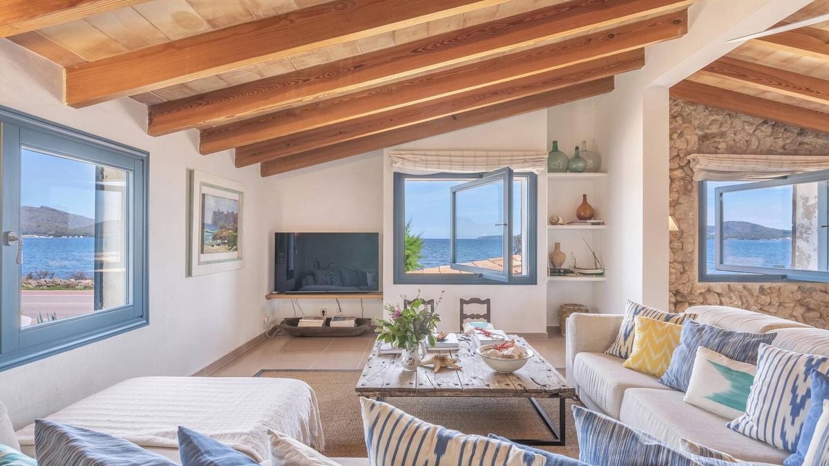 Puerto de Pollensa Villa | Stone villa on the sea – Villa Can Cuarassa