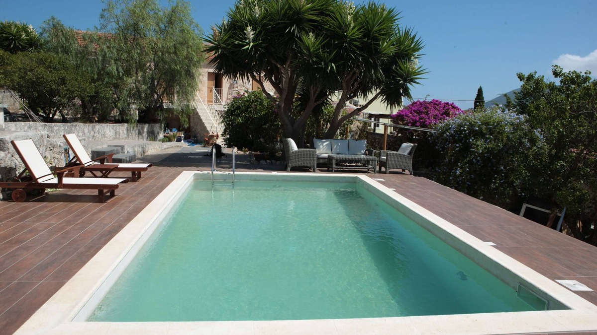 Tselendata Villa | Stone villa with fantastic pool area