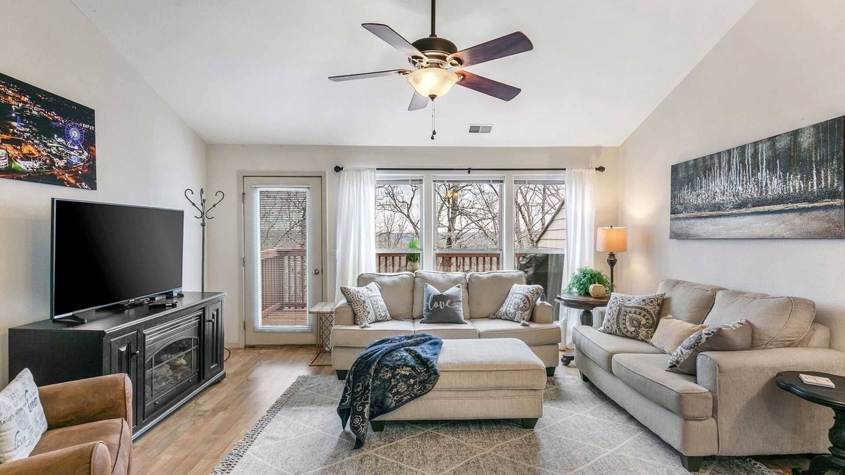 Branson West Condo | Stonebridge Condo - Walk-in/Pets - Close to Silver Dollar City - 3 pools! - 162