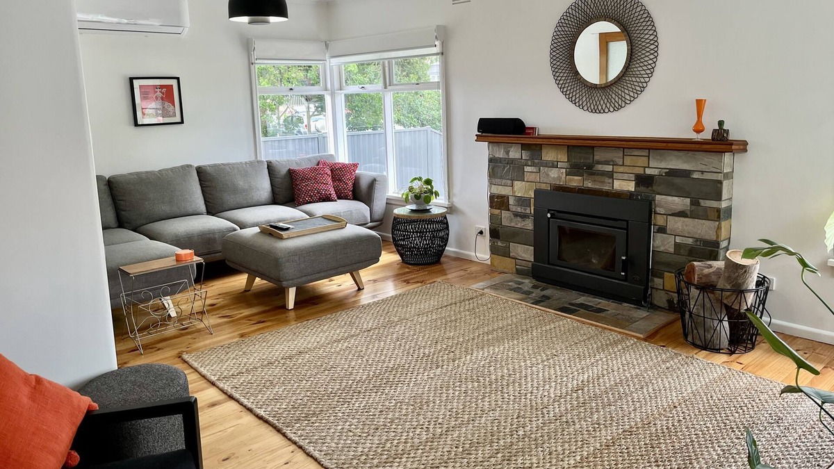 Golden Point House | StoneHaus Ballarat.. Mid century gem in great location. WiFi Free and fast