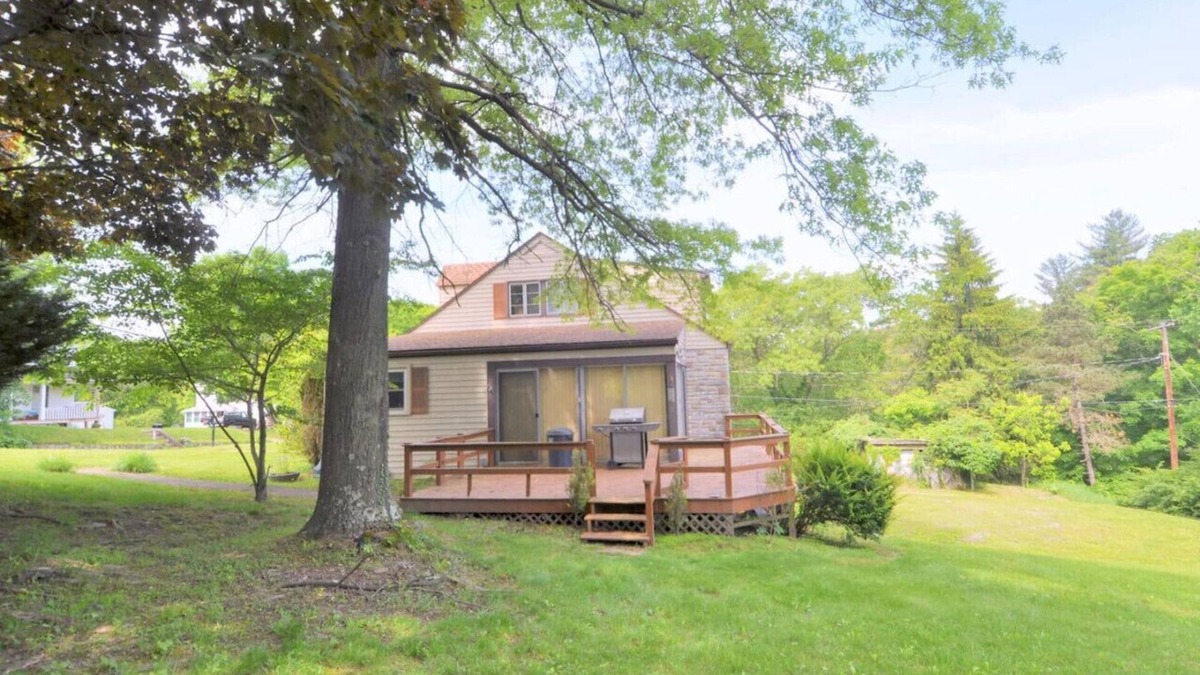 Berkeley Springs House | Stonehedge - 3 BR Cottage