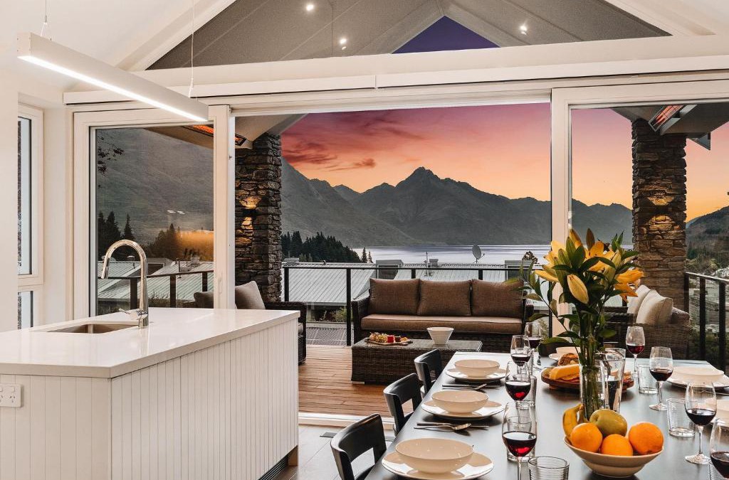 Queenstown City Centre Villa | Stonehill Villa - 5 Bed