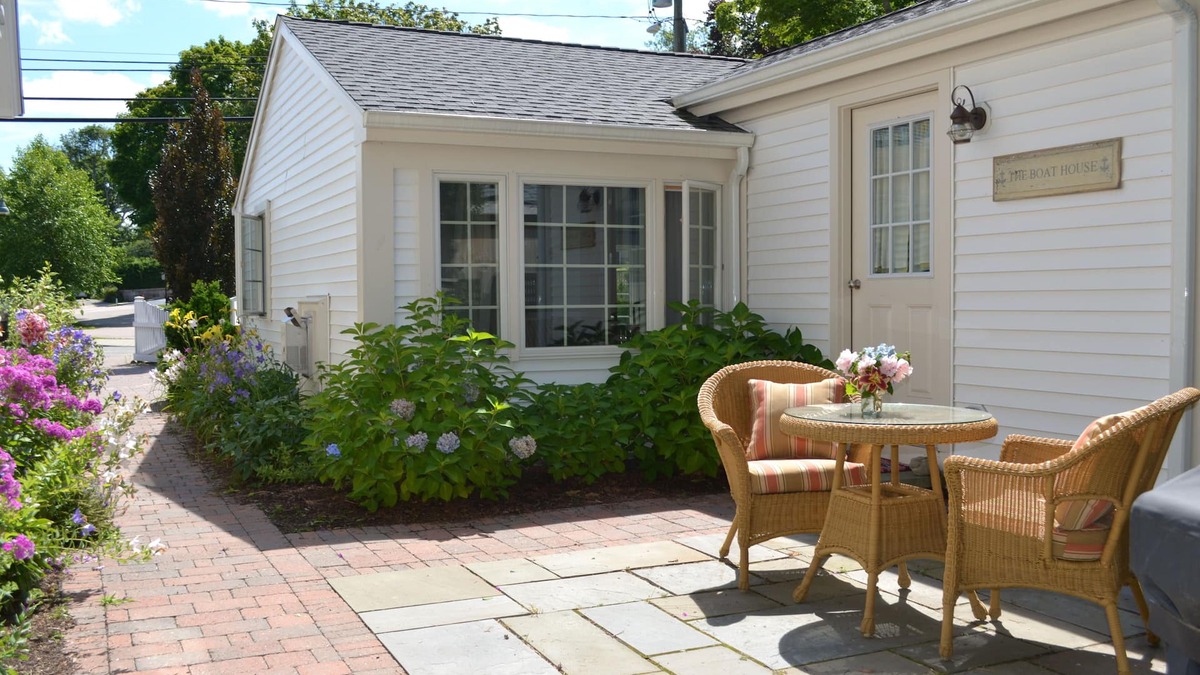 Stonington House | Stonington Cottage in the BORO-close to downtown Mystic, CT and Watch Hill, RI