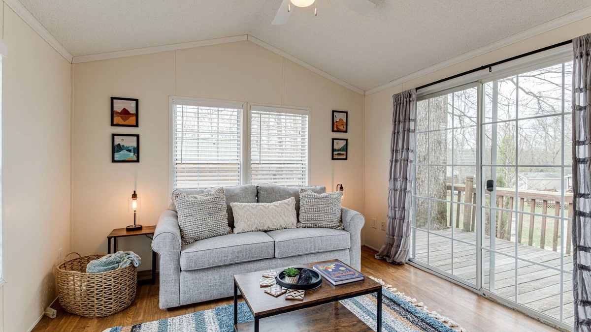 Monteagle Cottage | Story-time Stay at Our Rupert Cottage!