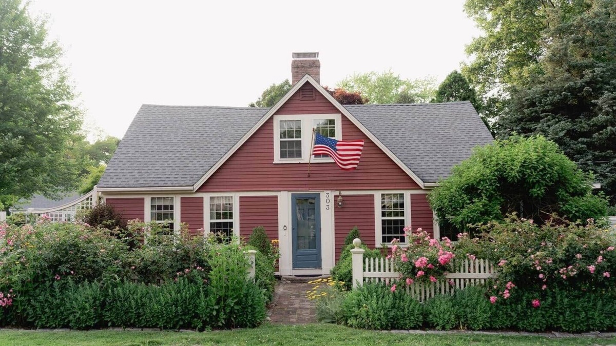 Centerville House | Storybook Mid Cape Cottage w/Private Lake Access. Small Dog Friendly!