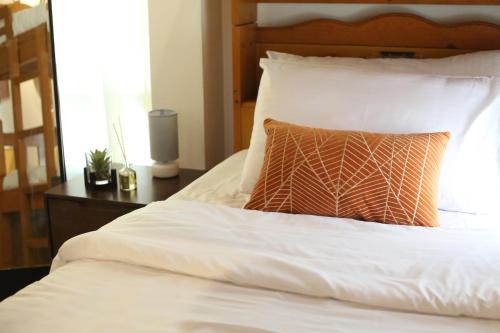 Guadalupe Apartment | StoryStays City Pod - Entire Unit at the heart of Cebu