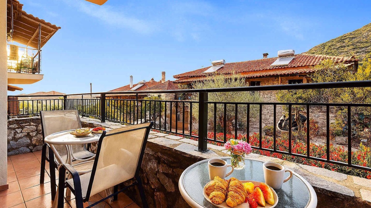 Lefktro Apartment | Stoupa Tranquil Hideaway - Spitiko Garden Retreat