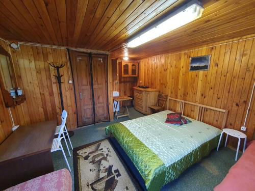 Telsiai county House | Stovyklavietė „Varlium pastauninks“