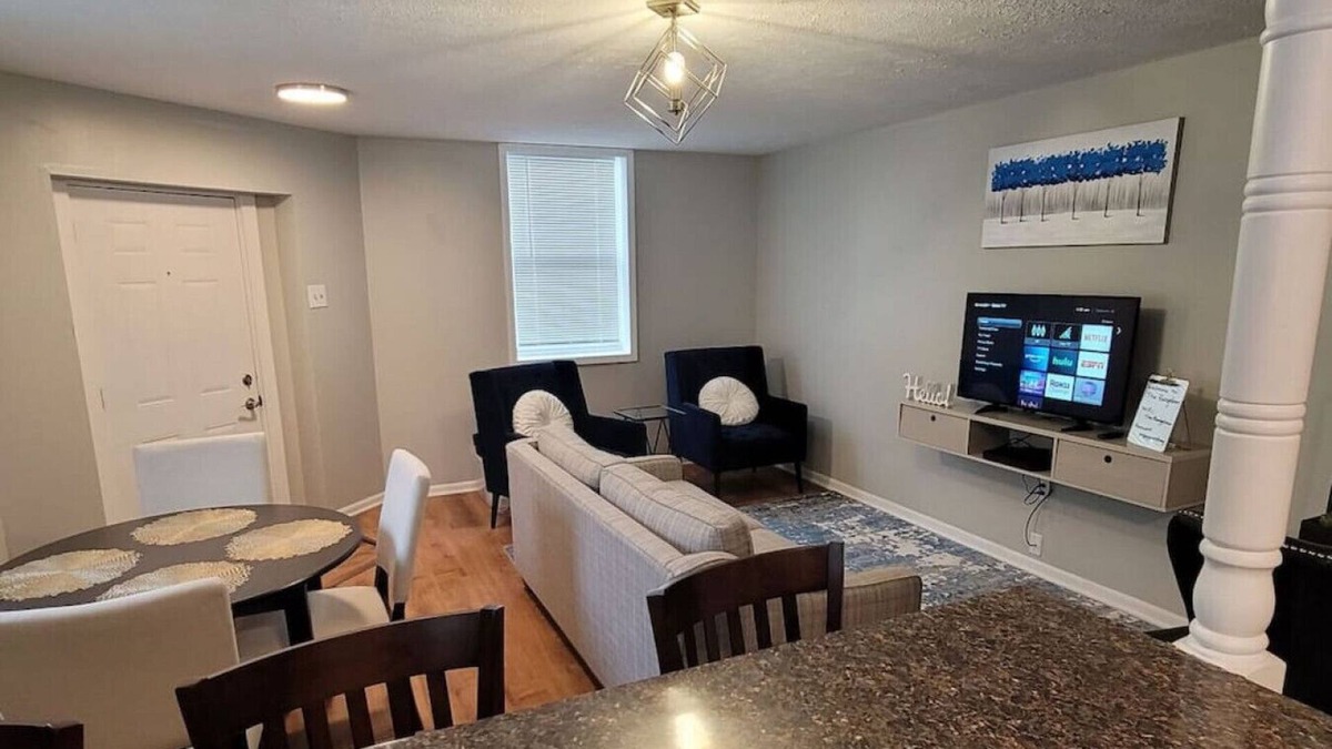 Grand Rapids Apartment | Straight · Urban Bungalow - Family Downtown Retreat