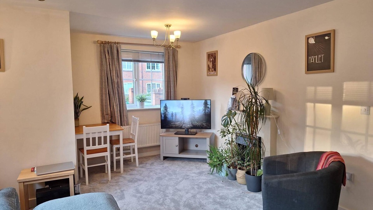 Shottery Apartment | Stratford-upon-Avon 1-Bed, Sleeps 4, Pets Allowed