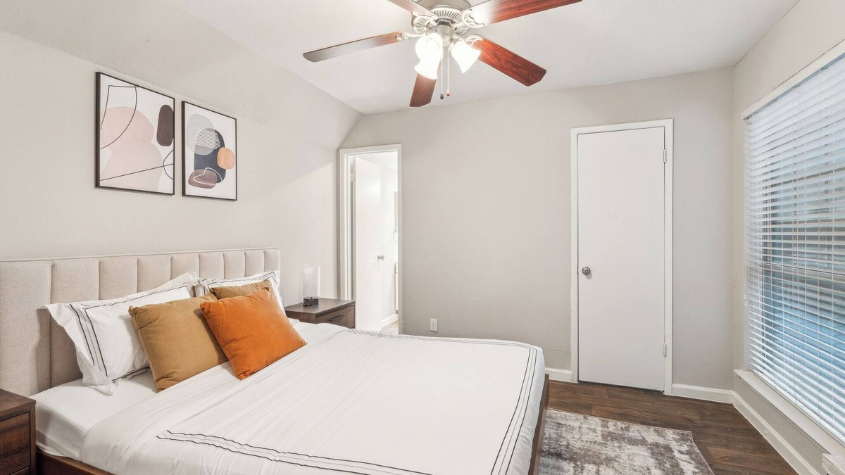 South Arlington Apartment | Stratton 2520C I Spacious 2 Bed 1.5 Bath