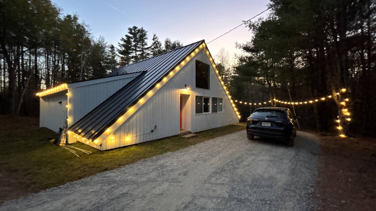 Jamaica Ski Chalet | Stratton 7min | Modern 4BR A-Frame w/Hot Tub Sauna EV