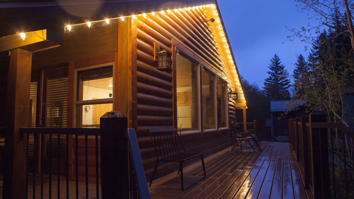 Sundance Cabin | Streamside 2 bd Cabin w/hot tub at Sundance.