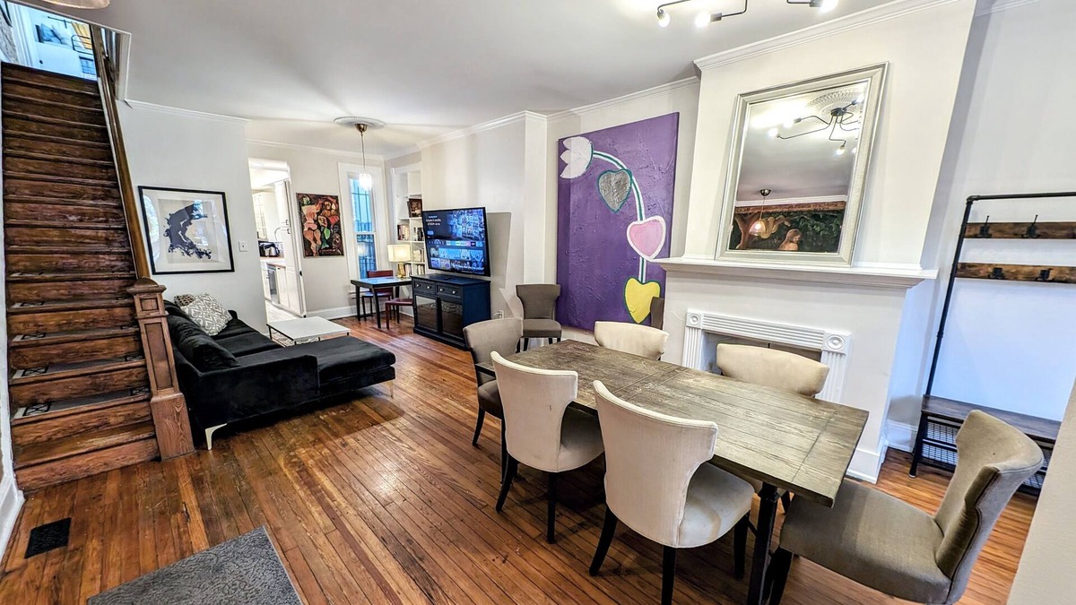 H Street Corridor House | Streetcars Union Station 4BR Capitol Hill Home