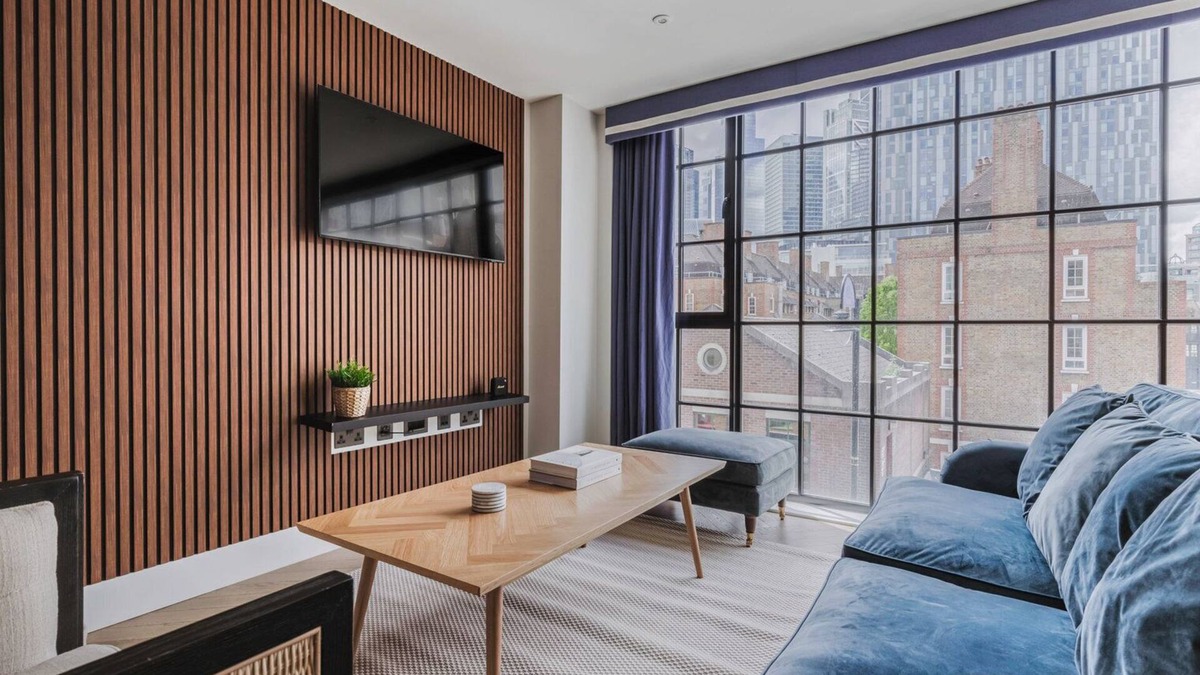 Spitalfields Apartment | Striking Shoreditch 2BR, near Bars, Dining, & Shops, by Blueground