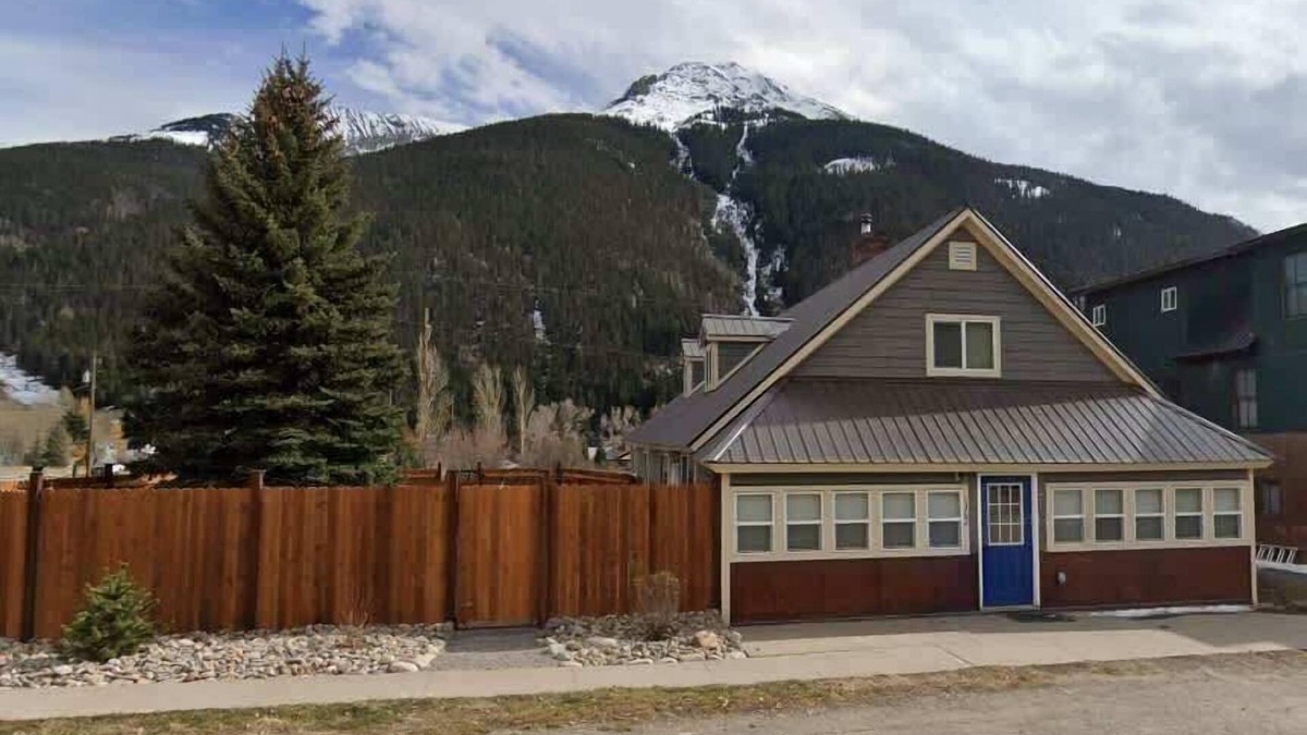 Silverton House | Stu Dog's House Summa