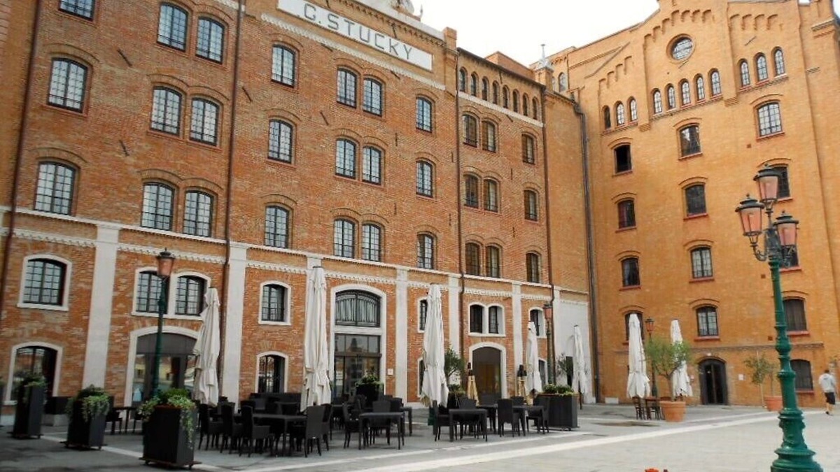 Molina Apartment | 'Stucky house' delicious suite in the old mill: wi/fi, sat, lift