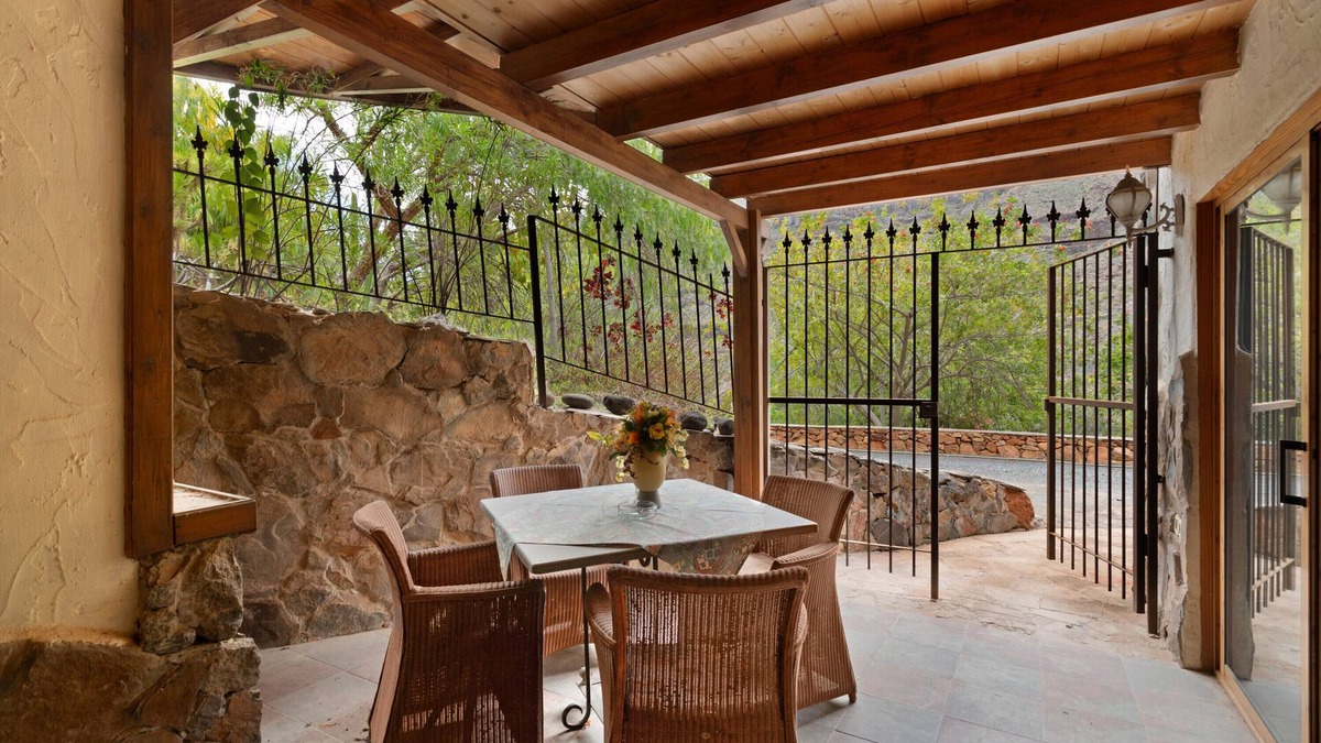 San Bartolome de Tirajana Villa | 'Studio Martin' with Shared Pool, Shared Terrace and Wi-Fi