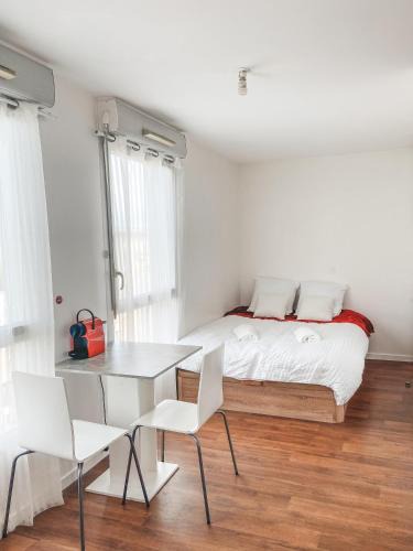 Rosny-sous-Bois Apartment | Studio à 10 mins de Paris