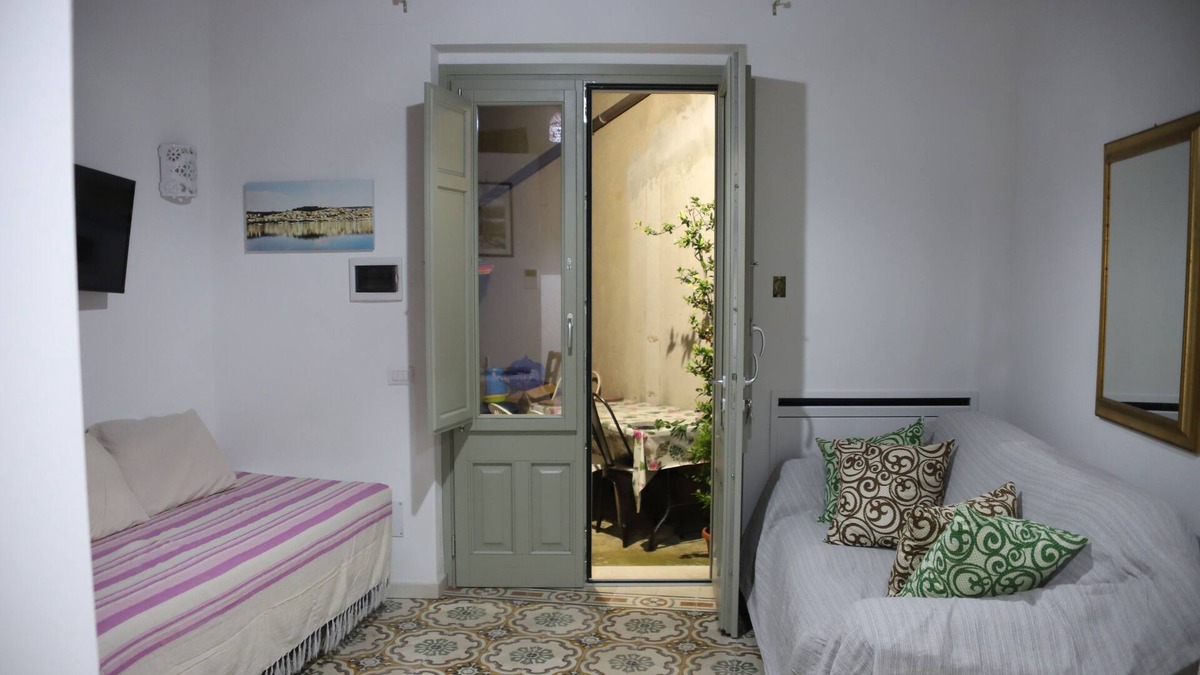 Sant'Antioco Apartment | STUDIO 18 centre of old town two minuted close to seaside