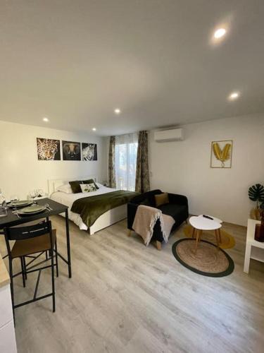 Cote Pavee Apartment | Studio 27m² sur la Côte Pavée avec parking privé