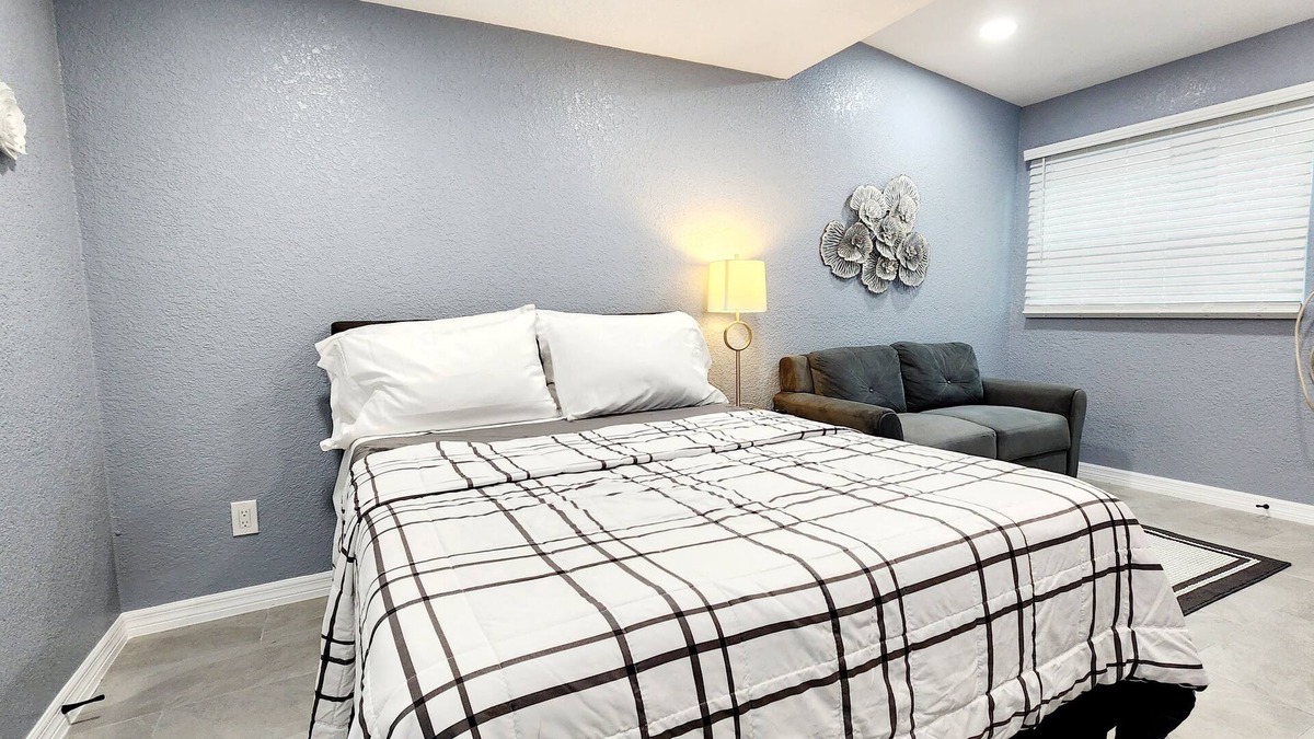 Lakeland Apartment | Studio 3 !