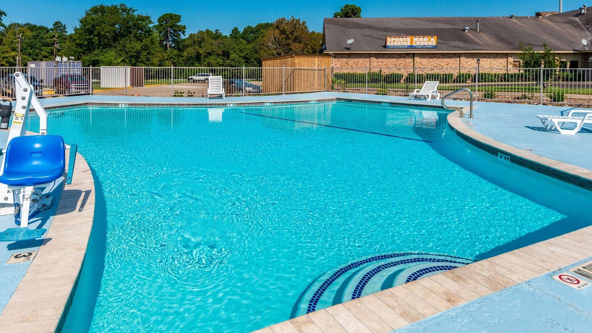 Huntsville Hotel | Studio 6 Huntsville, TX