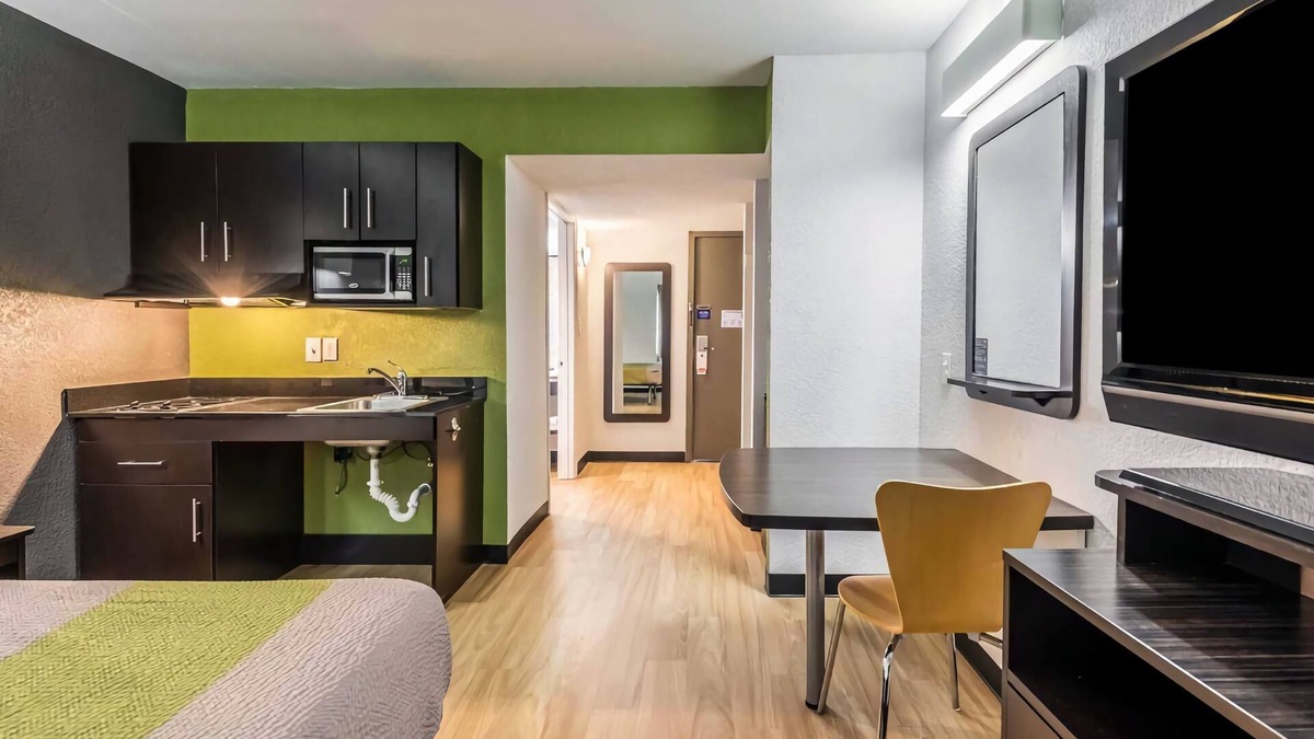 Indianapolis Hotel | Studio 6 Indianapolis, IN