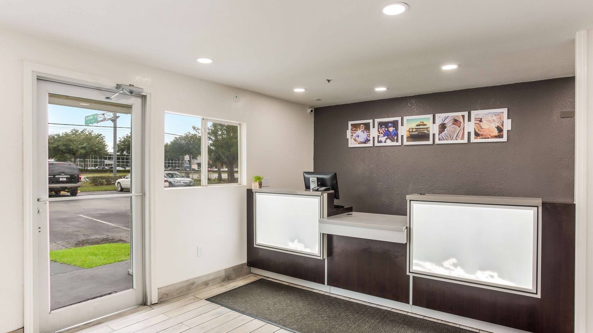Southside Hotel | Studio 6 Jacksonville, FL - South