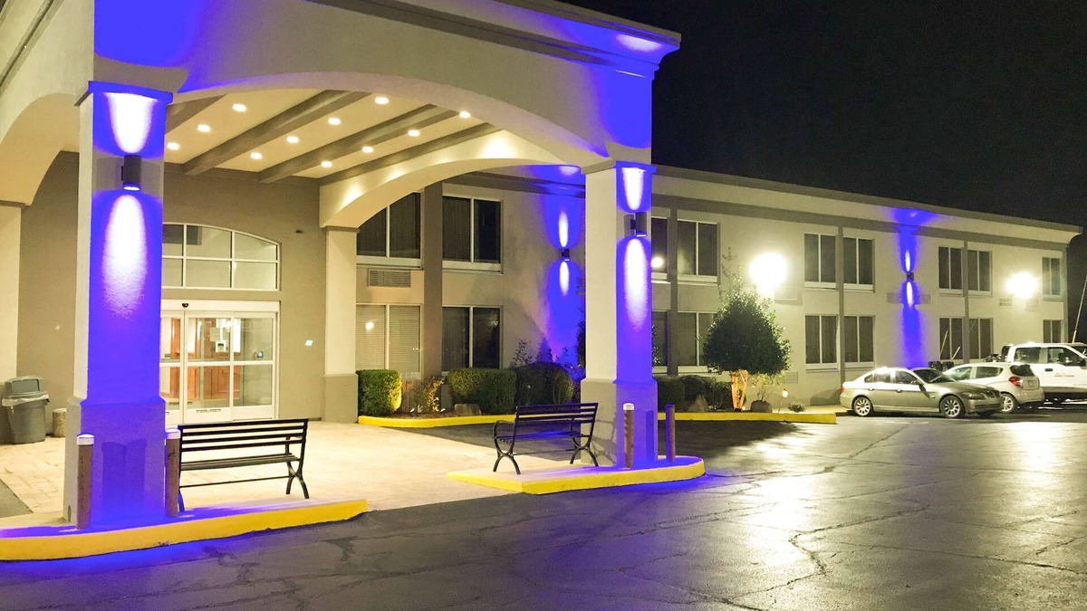 Tupelo Hotel | Studio 6 Suites Tupelo, MS - North