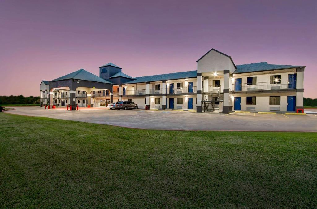 Texas City Hotel | Studio 6 - Texas City, TX