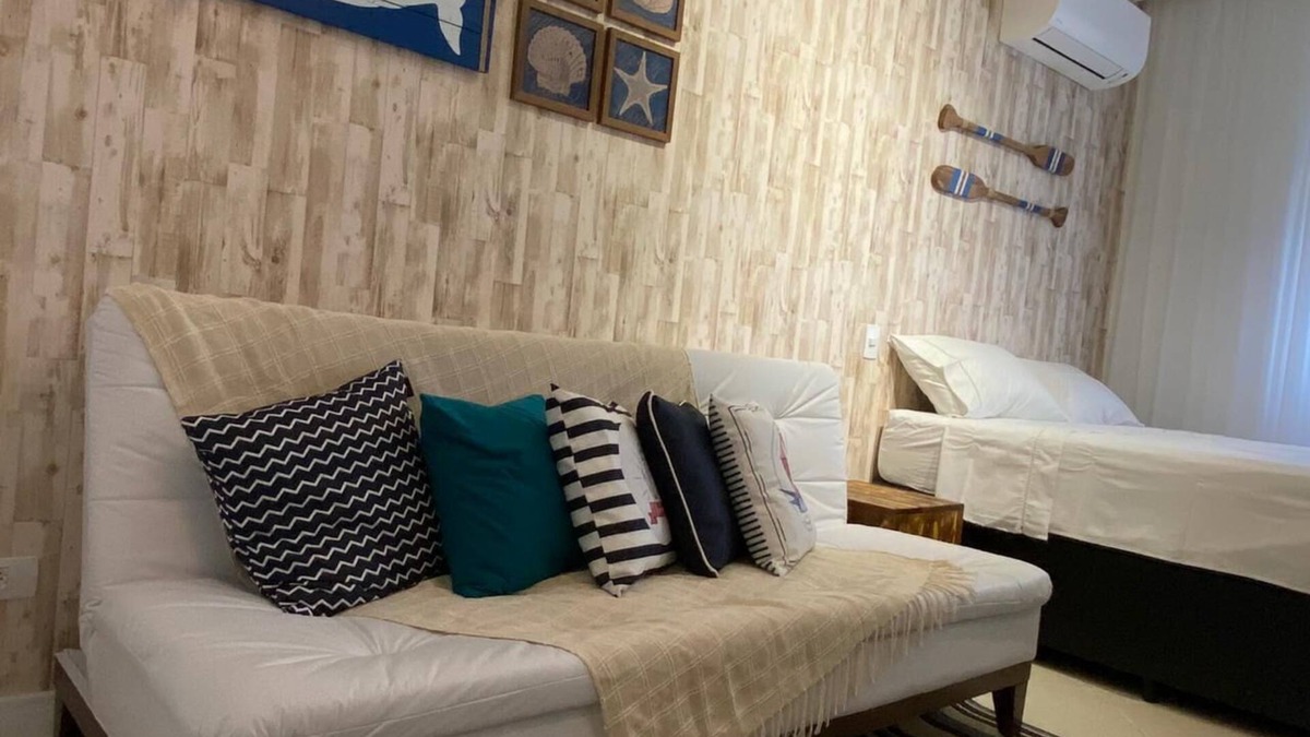 Jose Menino RV Rental | Studio 607, Frente a Praia com Wi-fi, Completo, Decorado