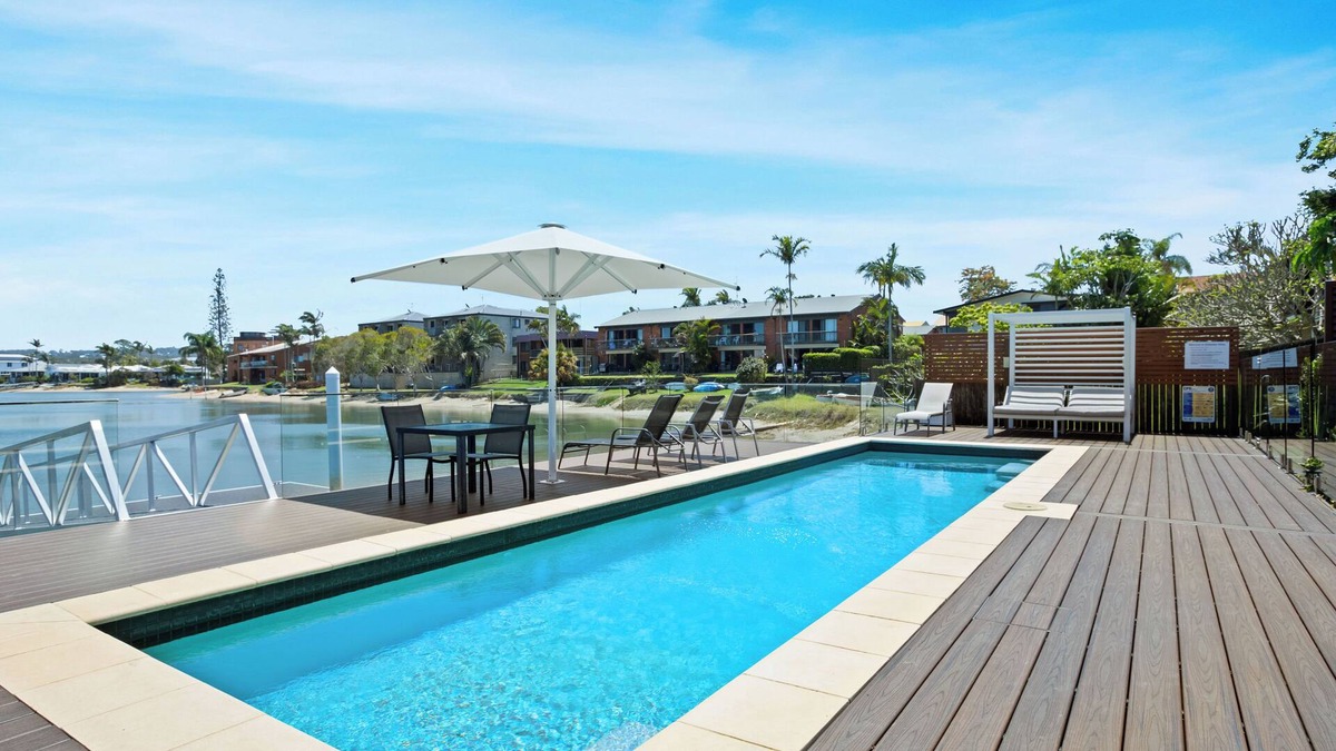 Mooloolaba Apartment | Studio A Garden View - Pet Friendly - Day Spa - Pool, Free Kayaks