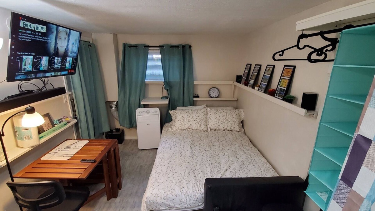 Aloha Apartment | Studio across from Food Trucks of Aloha Mall!